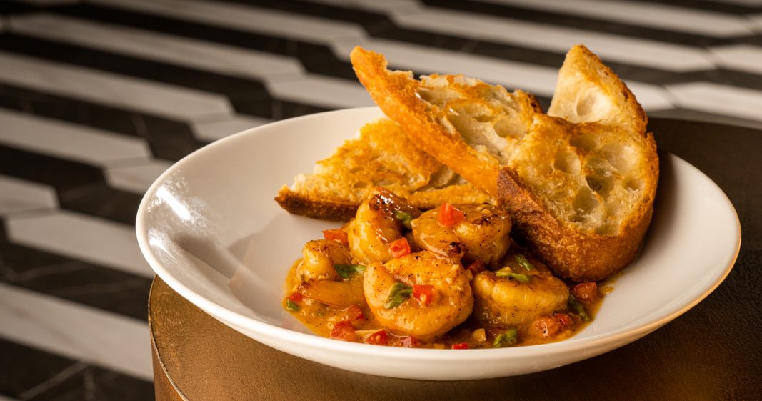 http://cajun%20fire%20shrimp%20with%20green%20onions%20and%20toasted%20artisan%20bread